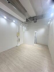 East Village (D16), Retail #619326661